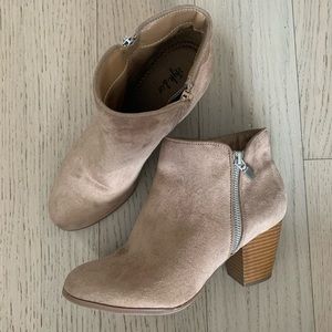 Macy’s Style & Co Taupe Booties Size 8.5